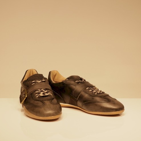 SNEAKERS GYMNASIIUM BUCKLE